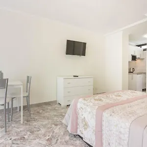 https://tenerife-olympia-apart-hotel-playa-de-las-americas.in-canary-islands.com